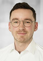 Die Abbildung zeigt den Autor Christoph Weber.